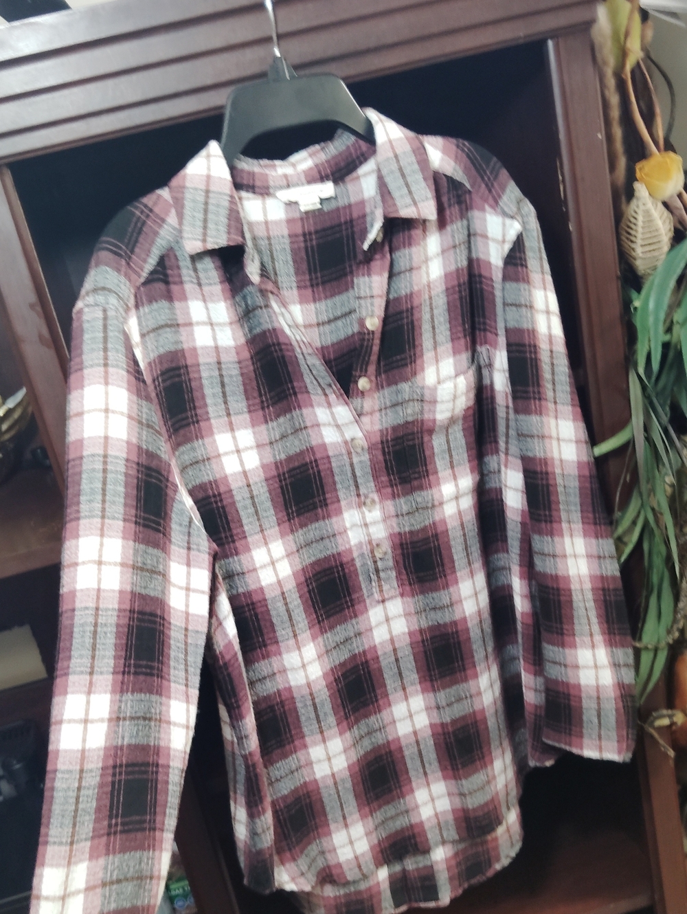 beachlunchlounge Plaid Button-Down Shirt in Burgundy, Black, and White